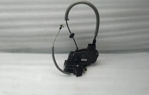 Volvo S40 Front door lock 30799303 A048069 3460NC75RB