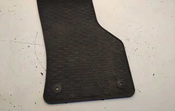 Volkswagen Golf VII Front floor mat 