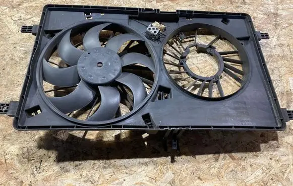 Renault Master III Radiator cooling fan shroud 214818787R