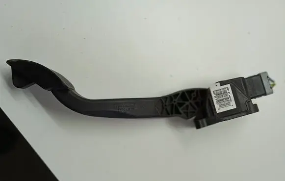 Peugeot 3008 I Accelerator throttle pedal 9671417080