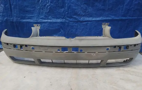 Volkswagen Golf IV Front bumper