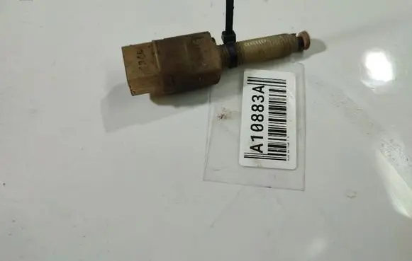 Audi A4 S4 B5 8D Brake pedal sensor switch 