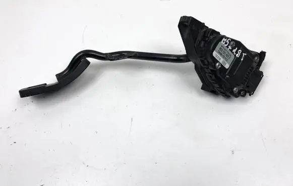 Volkswagen PASSAT B5.5 Accelerator throttle pedal 8E2721523C 6PV00777033