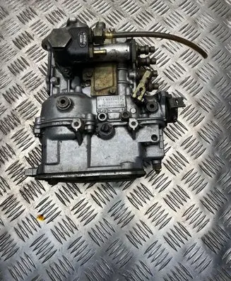 Mercedes-Benz SL R230 Fuel injection high pressure pump A6160704101