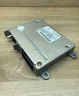Mercedes-Benz E W211 Bluetooth control unit module A2118700026