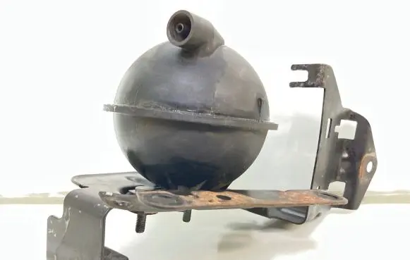 Vacuum air tank