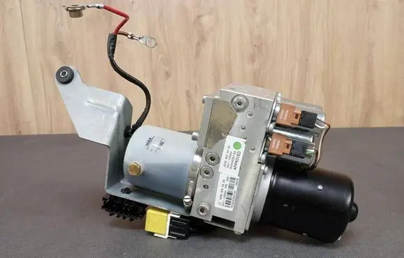 Mercedes-Benz CLK A209 C209 Convertible roof hydraulic pump A2098000330 2098000330