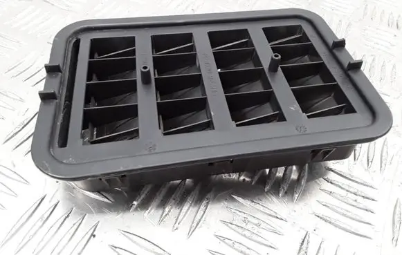 BMW 1 E82 E88 Quarter panel pressure vent 6900748 6082902 64226900748