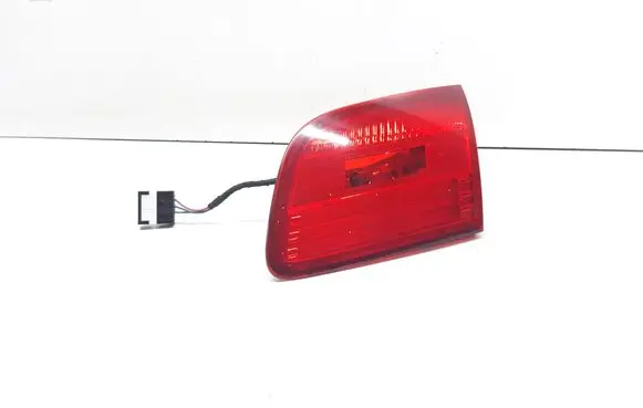 Tailgate rear/tail lights