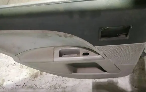 Ford Mondeo Mk III Rear door card panel trim