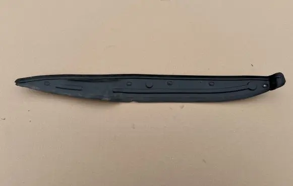 Citroen C4 II Picasso Fender end trim 9677298580