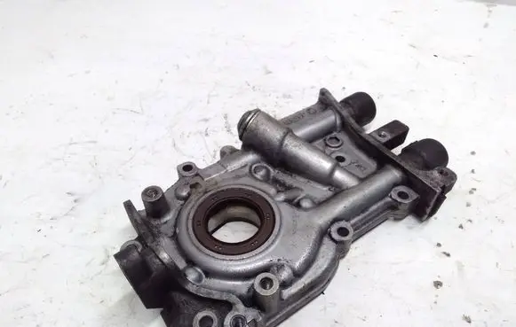 Subaru Forester SF Oil pump 