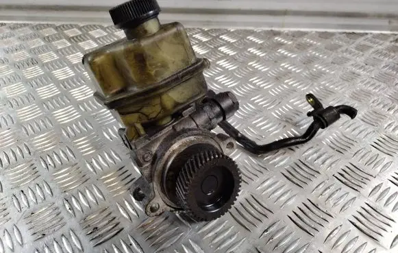 Mazda 6 Power steering pump