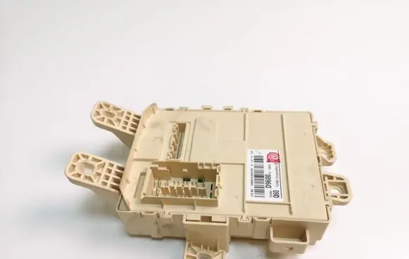 KIA Sportage Fuse module 91950D9600