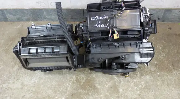 Skoda Octavia Mk3 (5E) Interior heater climate box assembly CART5Q1816005AF 5Q1816005AF CZ4432604030