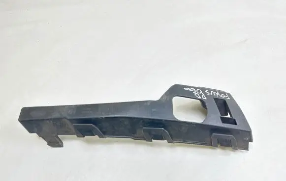 Ford Focus Front bumper mounting bracket 4M5117E856