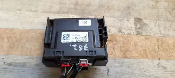 Chevrolet Cruze II Gateway control module 13521136