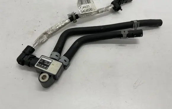 Mercedes-Benz A W177 Exhaust gas pressure sensor A0009057809
