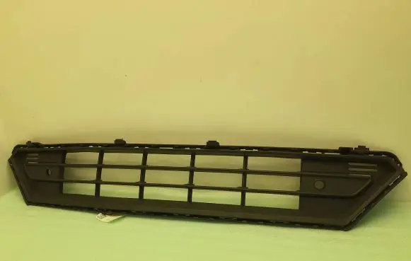Volvo XC40 Front bumper lower grill 32136098