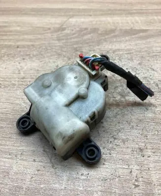 Chrysler 300M Air flap motor/actuator 58024E