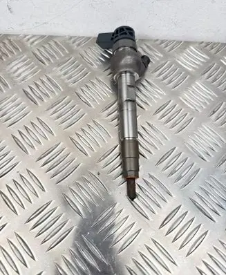 BMW 2 F45 Fuel injector 0445110613 8514146