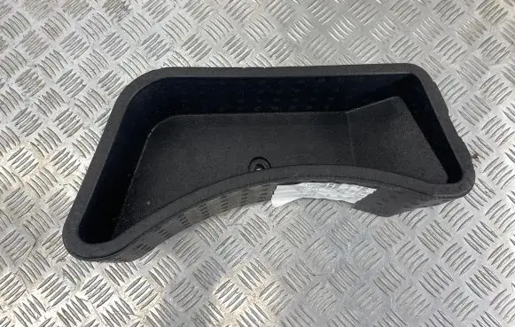 Volkswagen Touareg II Other trunk/boot trim element 7P6863220