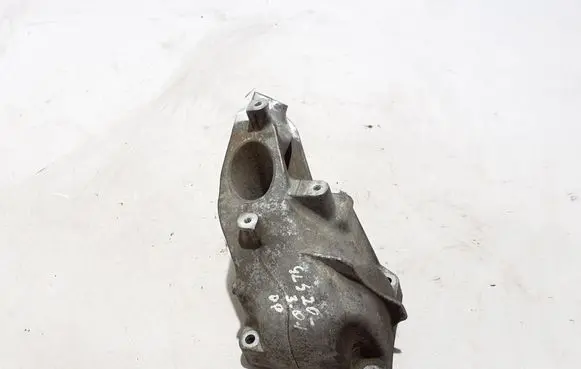 Mercedes-Benz GLS X167 Engine mounting bracket A6562230400