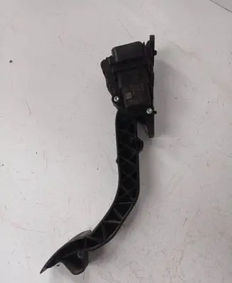 Ford Focus C-MAX Accelerator throttle pedal 3M519F836BF