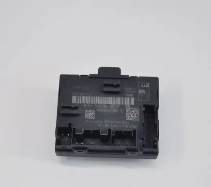 Audi A3 S3 8V Door control unit/module 8V7837916B