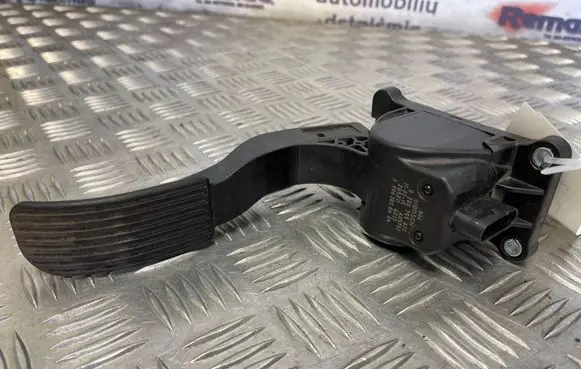 Mercedes-Benz Sprinter W906 Accelerator throttle pedal A9063000404