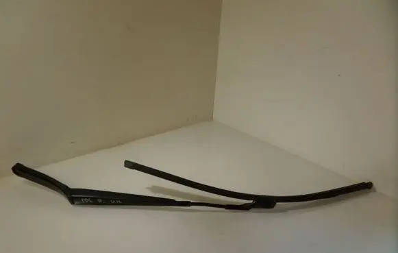 Volkswagen PASSAT B6 Windshield/front glass wiper blade 3C2955410C