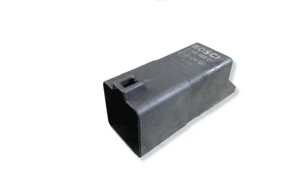 Volvo V60 Glow plug pre-heat relay 0281003047