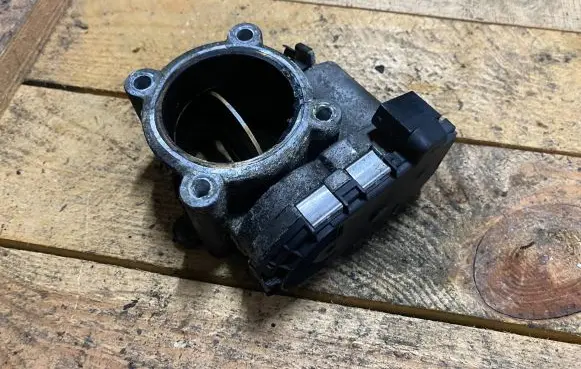 Mercedes-Benz ML W164 Throttle valve A6420900070 6420900070
