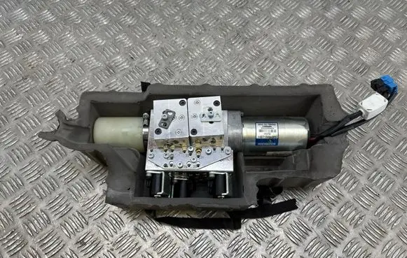 BMW 4 F32 F33 Convertible roof main ram cylinder 7344440