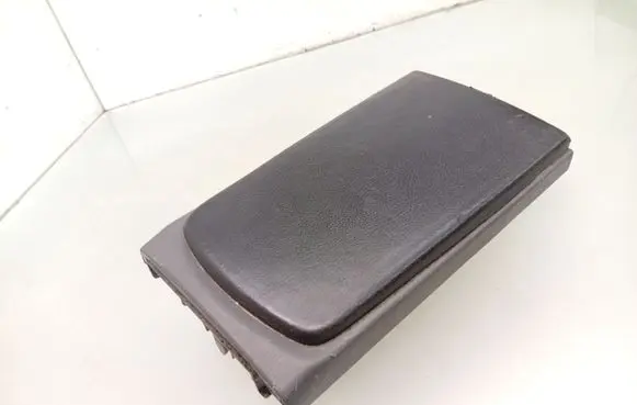 Toyota Prius+ (ZVW40) Armrest 5896147041