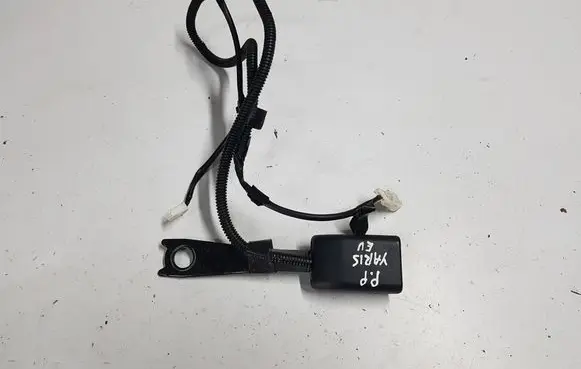 Toyota Yaris Front seatbelt buckle 