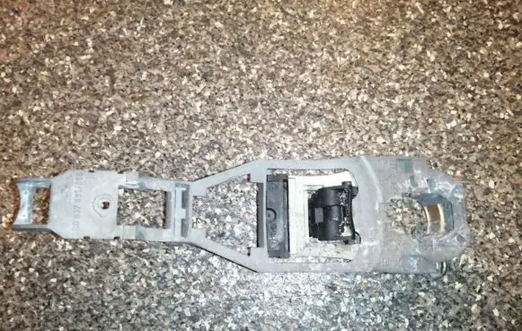 Rear door exterior handle/bracket