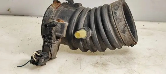 Mazda 6 Air intake hose/pipe L81313221