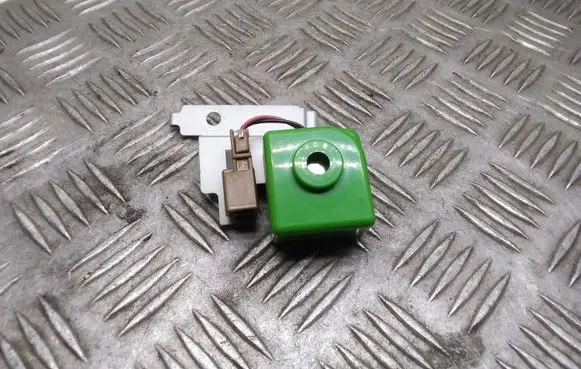 Nissan Leaf I (ZE0) Other relay