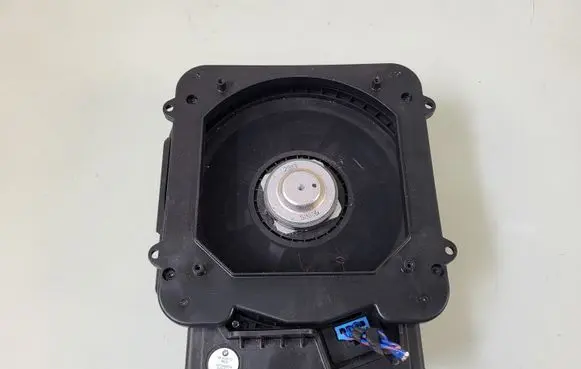 BMW 2 F45 Subwoofer speaker 9275996