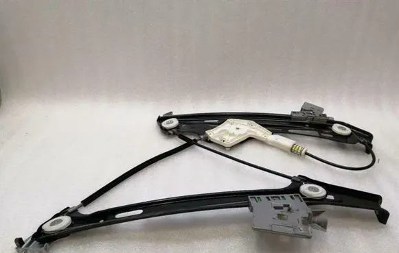 Mercedes-Benz CLS AMG C219 Front window lifting mechanism without motor A2197201046