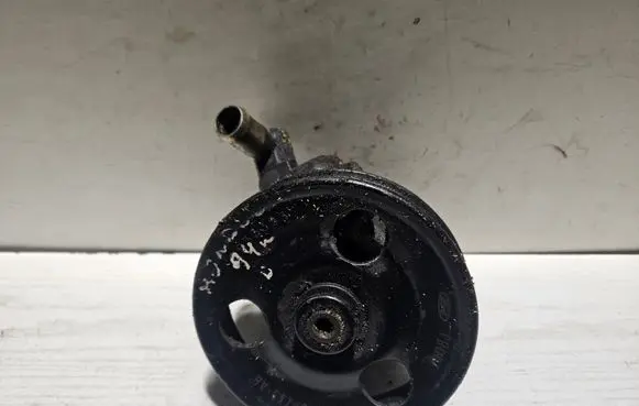Ford Mondeo MK I Power steering pump 93BB3A733AB