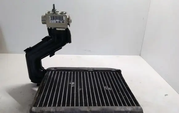 Land Rover Evoque I Air conditioning (A/C) radiator (interior) 7010973