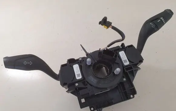 Wiper turn signal indicator stalk/switch