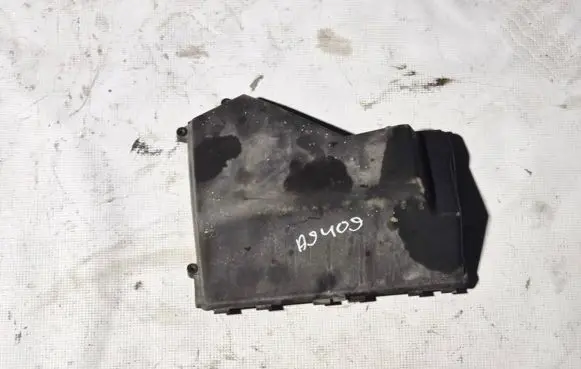 BMW X3 E83 Fuse box cover 12907521582 1290-7521582