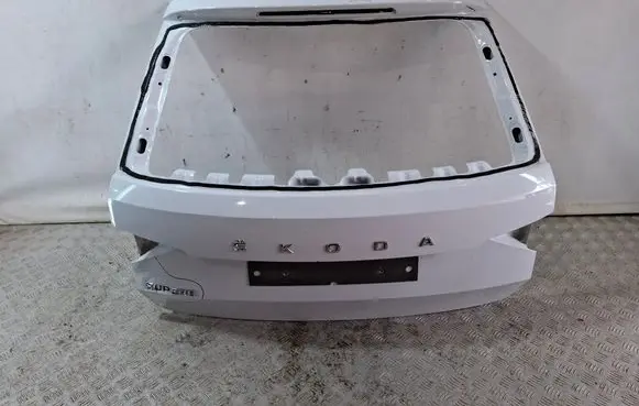 Tailgate/trunk/boot lid