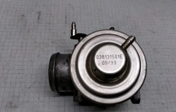 Skoda Octavia Mk1 (1U) EGR valve 038131501E 038129637