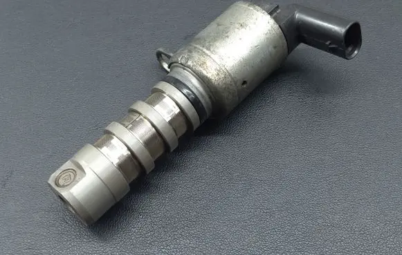 Audi A8 S8 D4 4H Camshaft vanos timing valve 06E257N 06E109257N