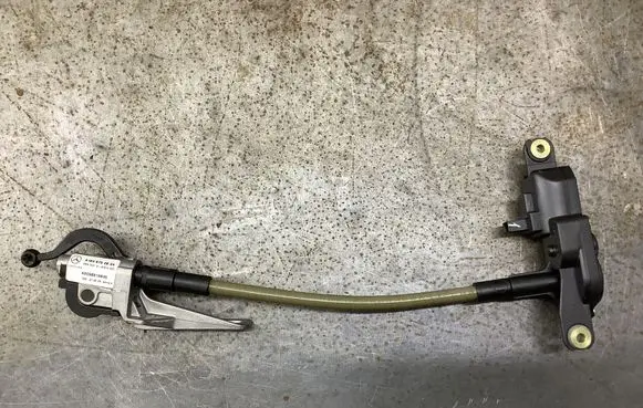 Mercedes-Benz GL X164 Vent window/glass motor A1646700604 A2C53210845