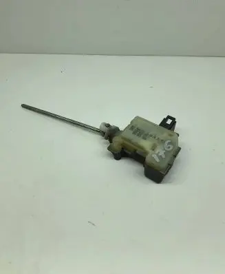 Skoda Octavia Mk2 (1Z) Central locking motor 1M0959781A 1Z0810773